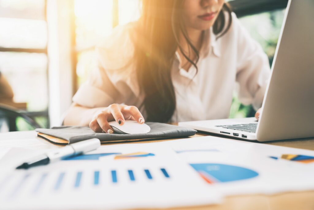 Female insurance professional using Duck Creek on Demand cloud-based tools.